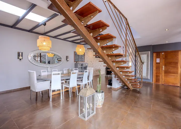 Alma Villa Tias